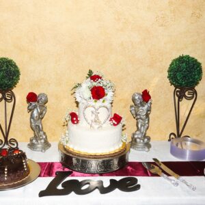 Red roses wedding cake by Beach Weddings Alabama